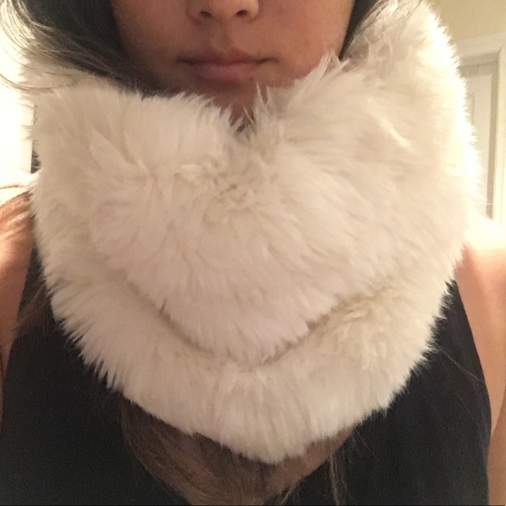 Club Monaco ivory infinity scarf